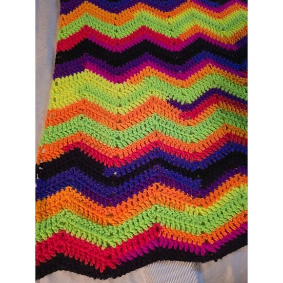 Vintage Psychedelic Zigzag Chevron Tight Knit Afghan Throw Blanket Crochet Color - Picture 2 of 11